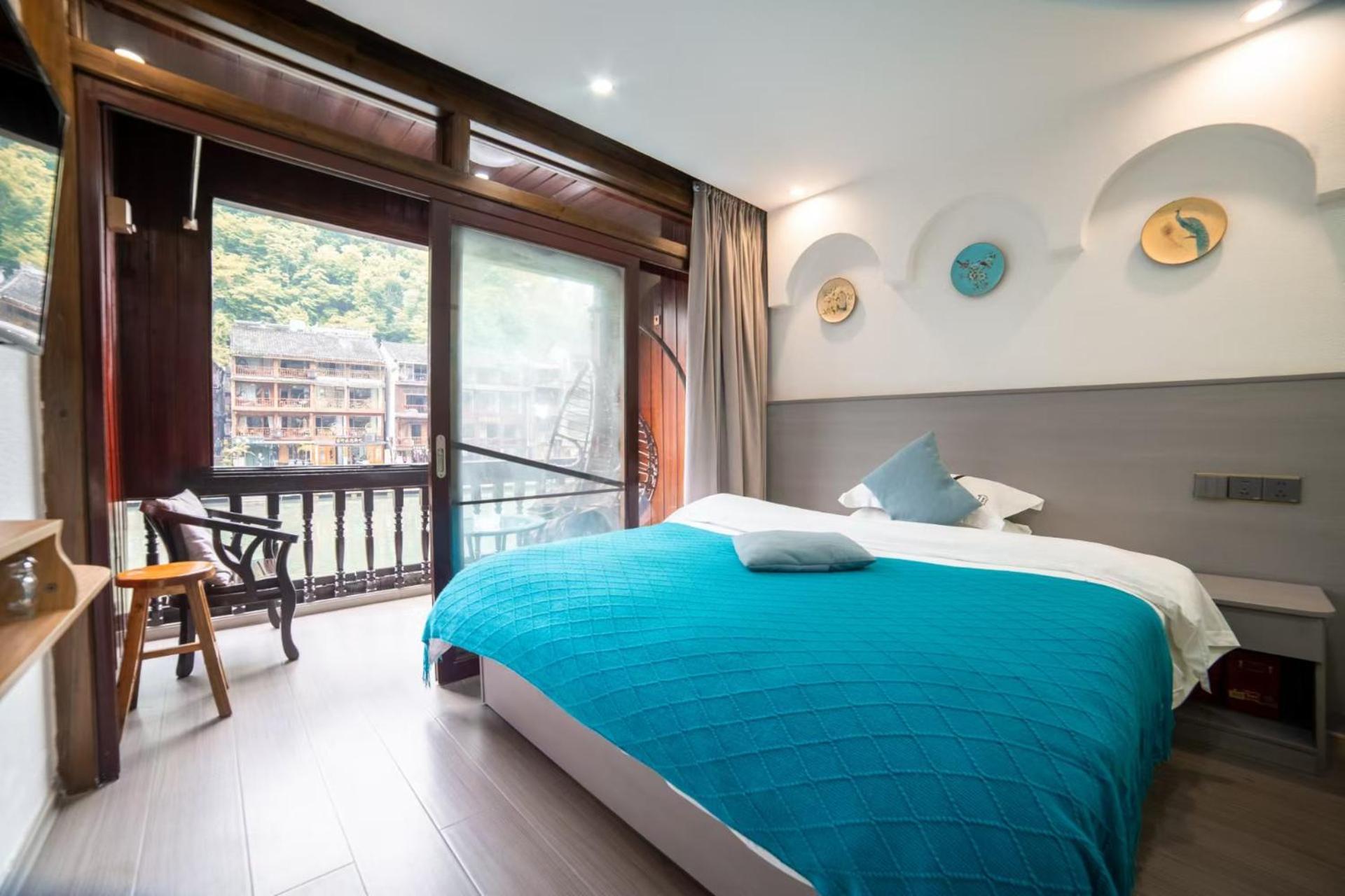 Fenghuang Ancient Town Lazy Cat Riverside Inn Buitenkant foto