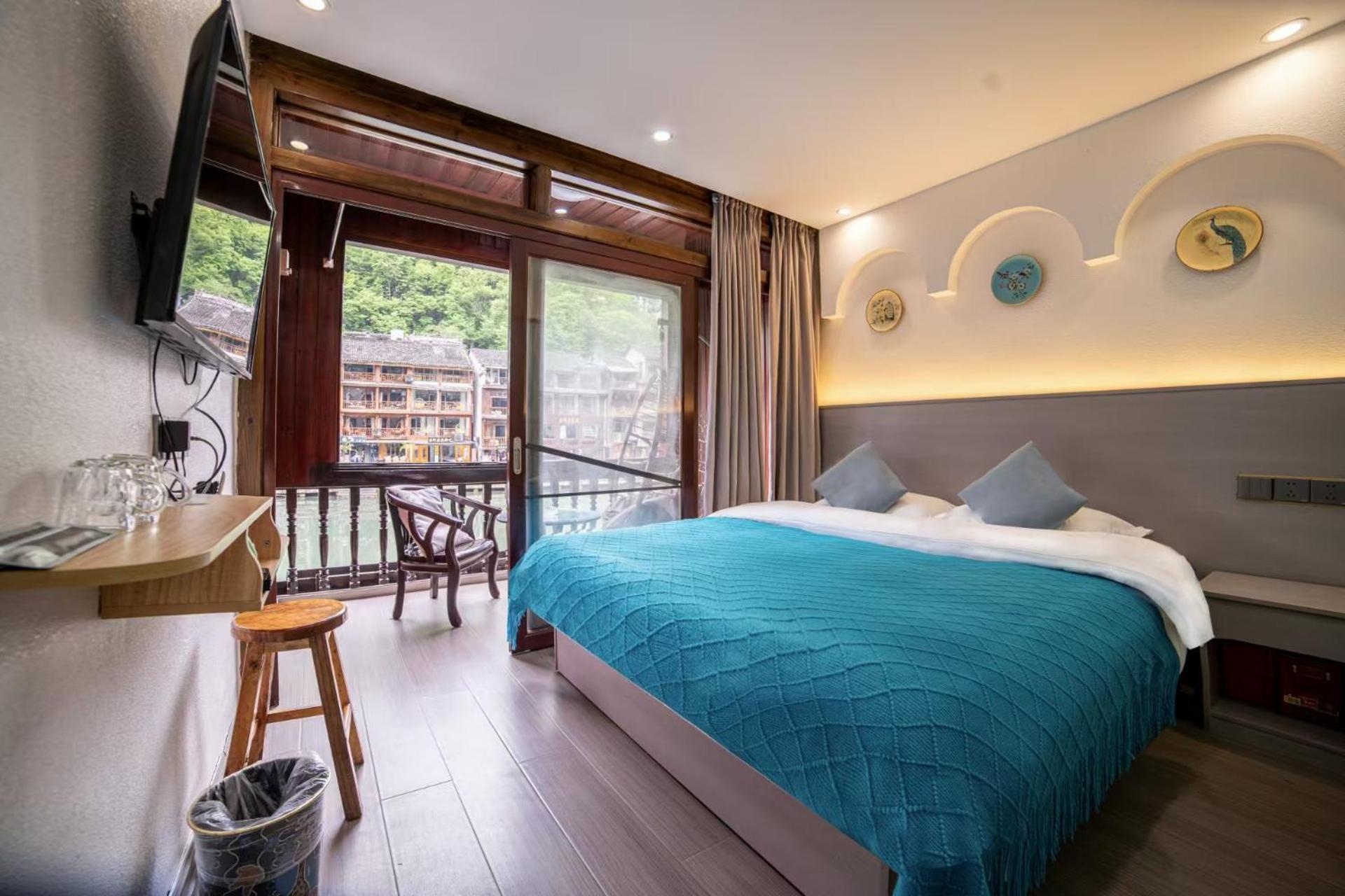 Fenghuang Ancient Town Lazy Cat Riverside Inn Buitenkant foto